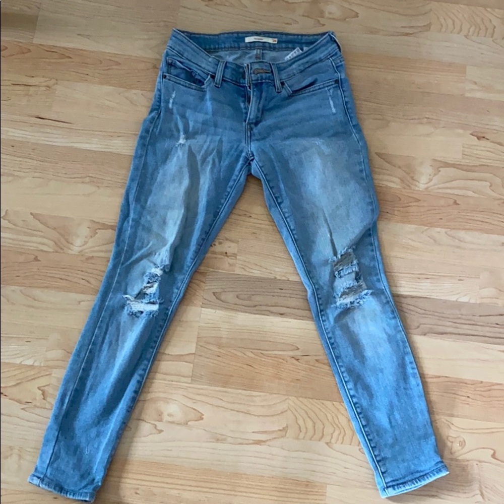Levi’s 711 skinny size 26.